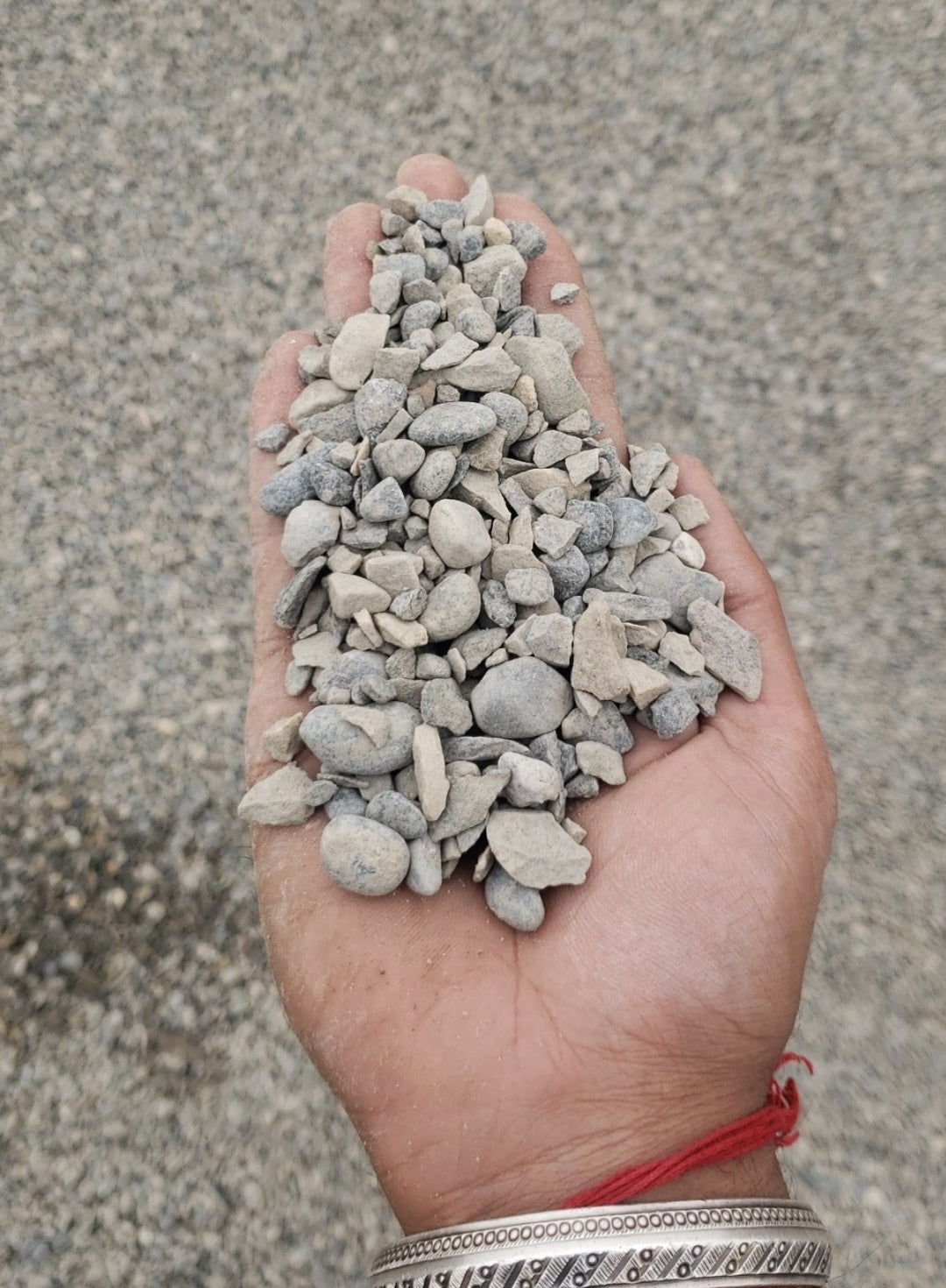 12mm washed rock fine gravel bulk delivery Calgary — garden beds and driveways