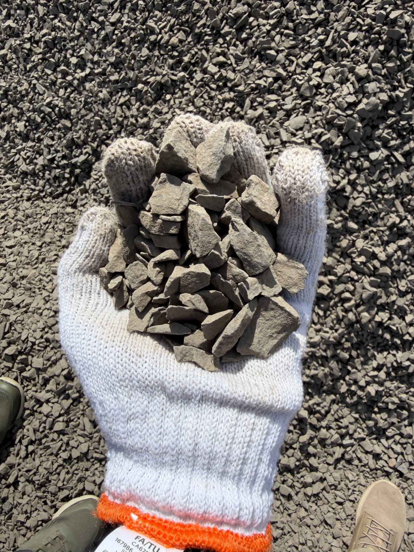 20mm Rundle rock bulk delivery Calgary — decorative landscaping gravel Calgary