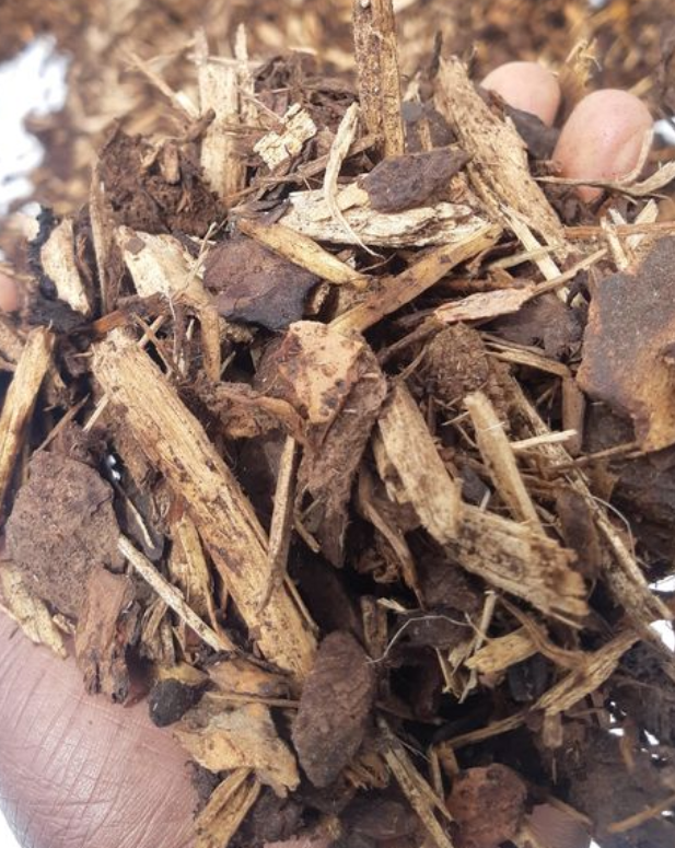 Bulk Parkland mulch and wood chips Calgary — organic garden mulch delivery New Standard