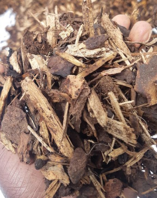 Bulk Parkland mulch and wood chips Calgary — organic garden mulch delivery New Standard